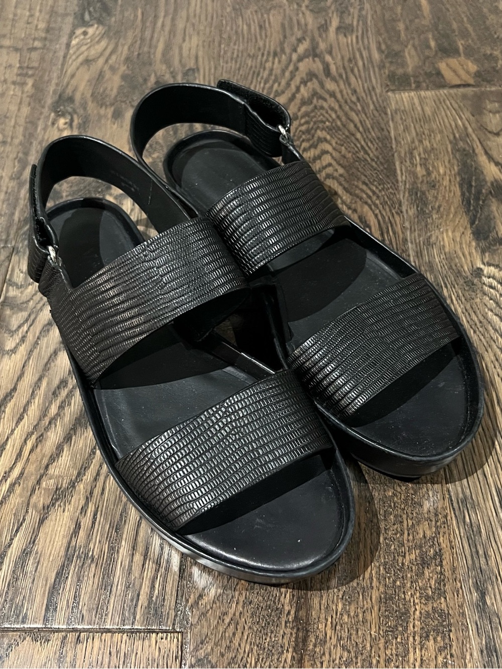 NWOT Vince Black Textured Strap Women's Sandals, Minimal Style, Size 39.5